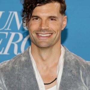 تصویر هنرمند Joel Smallbone