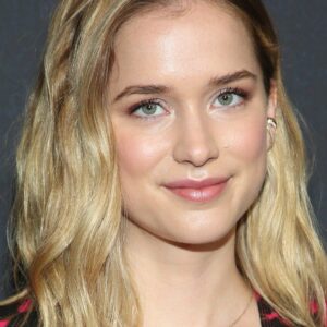 تصویر هنرمند Elizabeth Lail