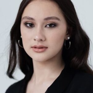 تصویر هنرمند Lola Tung تصویر هنرمند Lola Tung