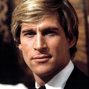 تصویر هنرمند Simon MacCorkindale