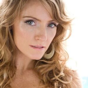 تصویر هنرمند Helene Joy