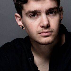 تصویر هنرمند Elliot Fletcher تصویر هنرمند Elliot Fletcher