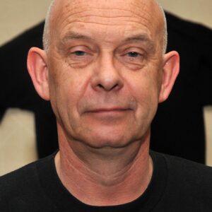 تصویر هنرمند Doug Bradley