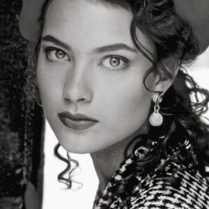 تصویر هنرمند Shalom Harlow تصویر هنرمند Shalom Harlow