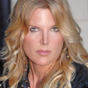 تصویر هنرمند Louise Stratten