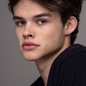تصویر هنرمند Curran Walters تصویر هنرمند Curran Walters