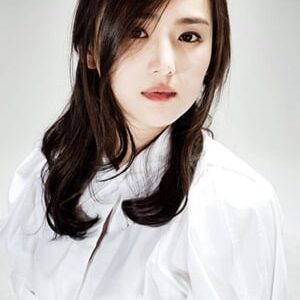 تصویر هنرمند Lee Hee-jin