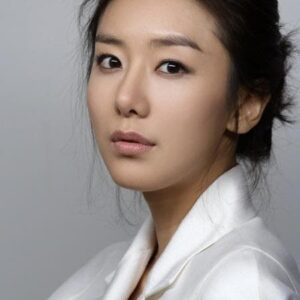 تصویر هنرمند Yoon Jung-hee