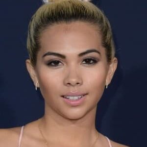تصویر هنرمند Hayley Kiyoko