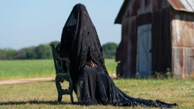 Teaser for The Woman in the Yard