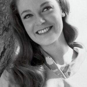تصویر هنرمند Elizabeth Hartman