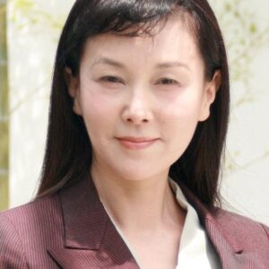 Photo of artist Tomono Kuga