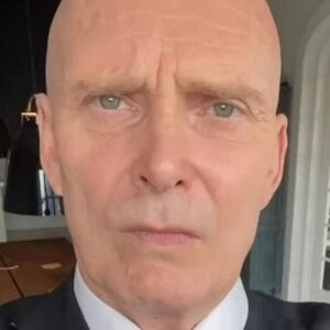 Photo of artist David Bateson
