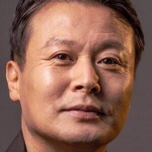Photo of artist Kim Wang-geun Photo of artist Kim Wang-geun