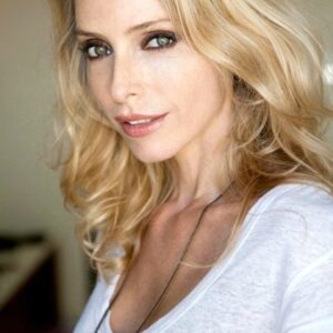 تصویر هنرمند Tonya Kinzinger تصویر هنرمند Tonya Kinzinger